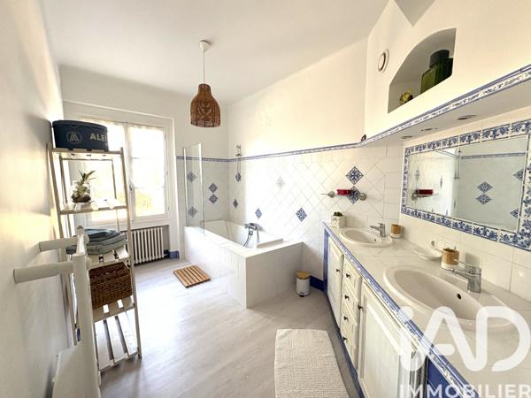 Maison à vendre 7 pièces 200 m² Saint-Rémy-de-Provence