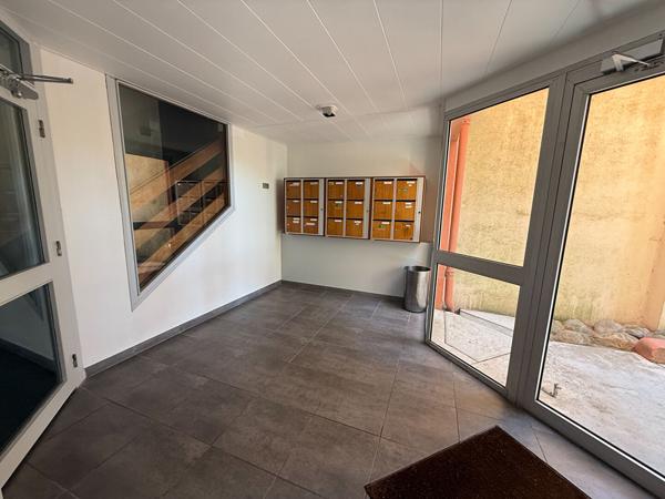 APPARTEMENT MEUBLE 2 CHAMBRES CLIMATISE