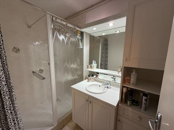 APPARTEMENT MEUBLE 2 CHAMBRES CLIMATISE