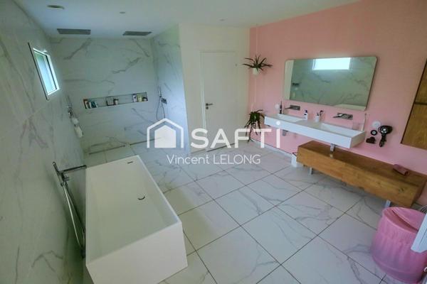 Splendide pavillon plain-pied de 182m2 au bord de la mer!