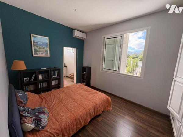 Villa familiale avec piscine sur 914 m² de terrain sans vis-à-vis