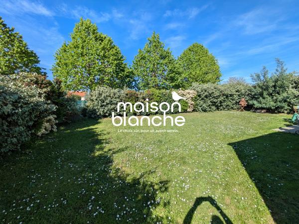 Très proche du bourg, des commerces et des services