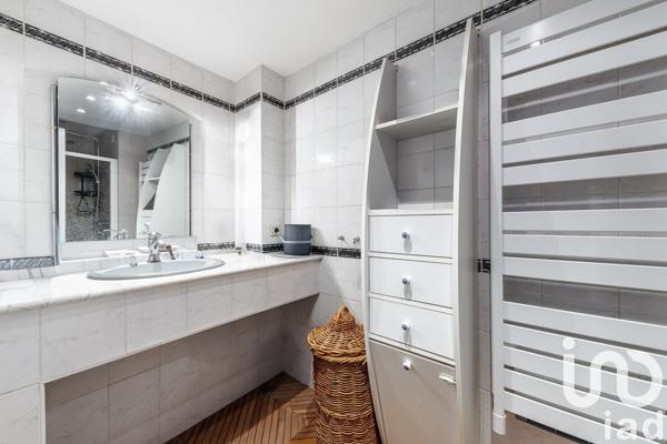 Maison 5 pièces de 205 m² à Bordeaux (33300)