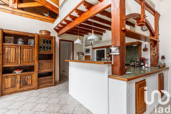 Maison 5 pièces de 205 m² à Bordeaux (33300)