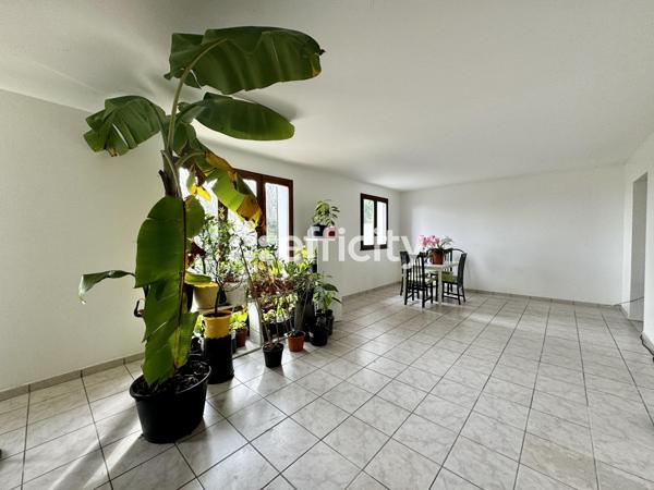 Maison 10 pièces - 200 m² Exclusivité efficity