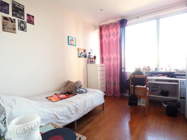 Appartement
         5 pièces
        - 122 m² 199 000 € *