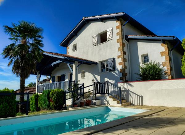 Maison familiale avec jardin et piscine à Saint-Jean-de-Luz