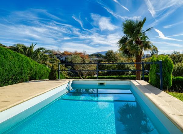 Maison familiale avec jardin et piscine à Saint-Jean-de-Luz