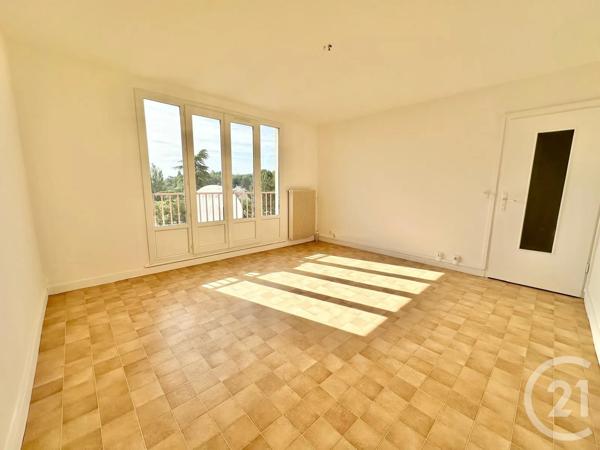 Appartement F1 à vendre  1 pièce - 31,72 m 2   COUBRON  - 93