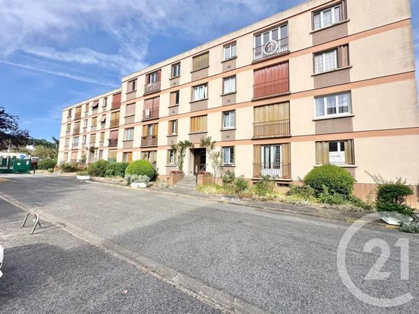 Appartement F1 à vendre  1 pièce - 31,72 m 2   COUBRON  - 93