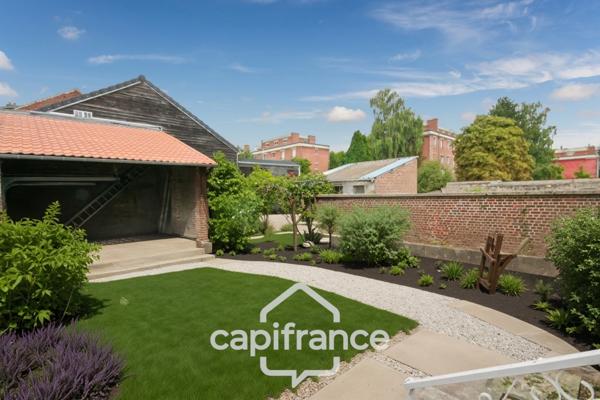 Maison à vendre 8 pièces (02) 207 m², 5 Chambres, Garage, Annexe et grande Cave - A Rénover