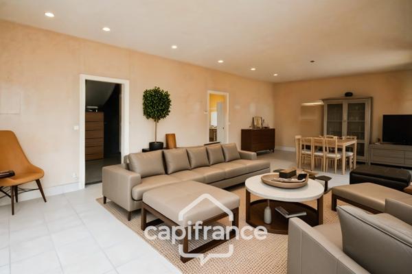 Maison à vendre 8 pièces (02) 207 m², 5 Chambres, Garage, Annexe et grande Cave - A Rénover