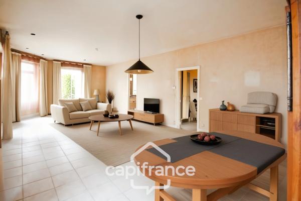 Maison à vendre 8 pièces (02) 207 m², 5 Chambres, Garage, Annexe et grande Cave - A Rénover