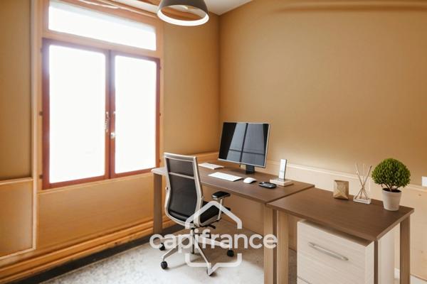 Maison à vendre 8 pièces (02) 207 m², 5 Chambres, Garage, Annexe et grande Cave - A Rénover