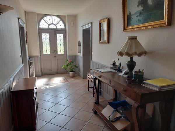 MAISON DE MAITRE AVEC PARC DE 5000M² DEPENDANCES ET DEUX PIGEONNIERS