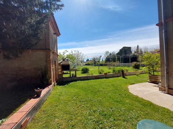 MAISON DE MAITRE AVEC PARC DE 5000M² DEPENDANCES ET DEUX PIGEONNIERS