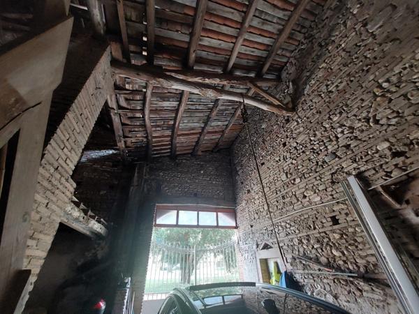 MAISON DE MAITRE AVEC PARC DE 5000M² DEPENDANCES ET DEUX PIGEONNIERS