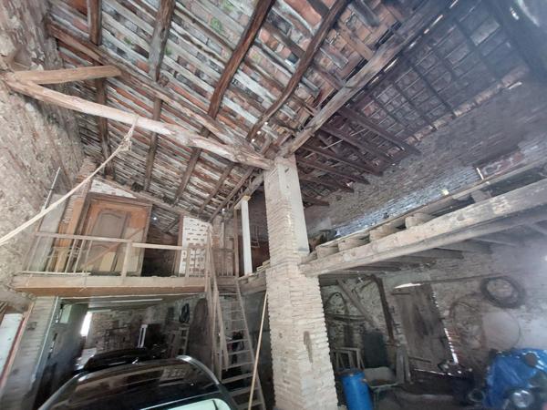 MAISON DE MAITRE AVEC PARC DE 5000M² DEPENDANCES ET DEUX PIGEONNIERS