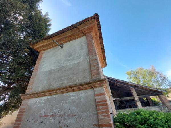 MAISON DE MAITRE AVEC PARC DE 5000M² DEPENDANCES ET DEUX PIGEONNIERS