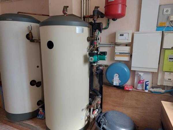 MAISON DE MAITRE AVEC PARC DE 5000M² DEPENDANCES ET DEUX PIGEONNIERS