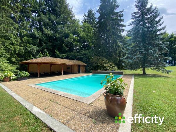 Maison 10 pièces - 444 m²