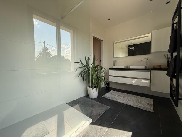 Pavillon contemporain de 2021 - 180m² - 4 chambres