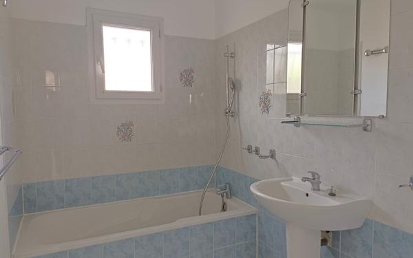 Maison à vendre    7 pièces •  Garons