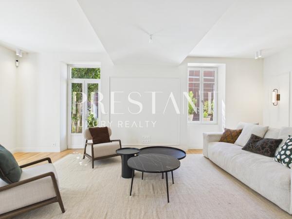 Coeur de ville, maison remarquable entièrement rénovée avec soin et élégance., BIARRITZ