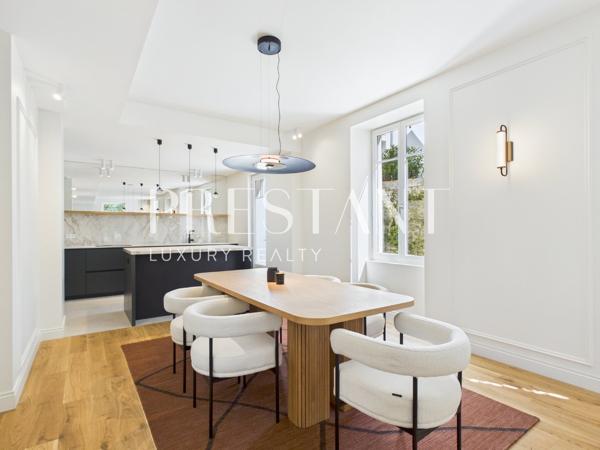 Coeur de ville, maison remarquable entièrement rénovée avec soin et élégance., BIARRITZ