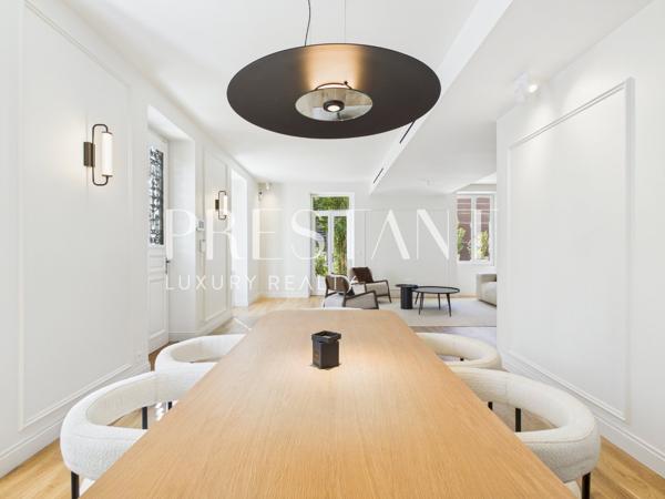 Coeur de ville, maison remarquable entièrement rénovée avec soin et élégance., BIARRITZ
