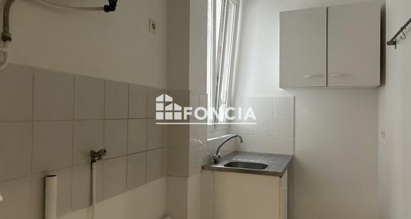 Location Studio 27.37 m² - Paris 75016