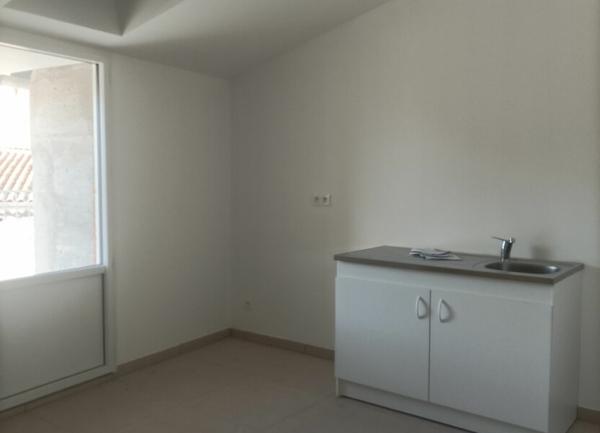 Appartement à louer    3 pièces • 62 m2 Lablachère