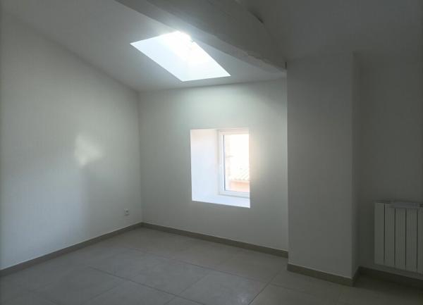 Appartement à louer    3 pièces • 62 m2 Lablachère