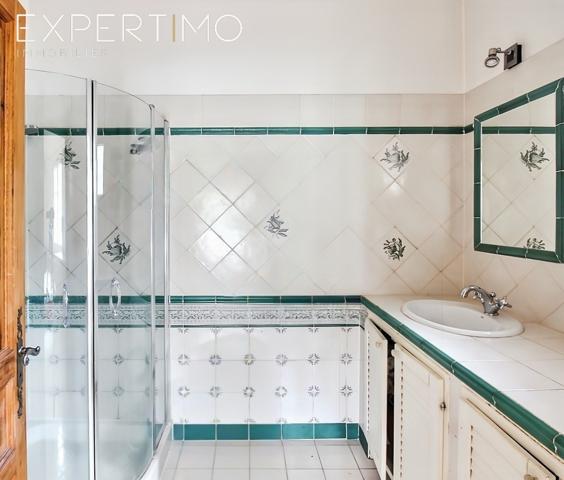 Fuveau – Bastide d’exception 210 m² (+ 72 m² d’annexes) – 5 chambres – Domaine d’1 ha – Calme absolu