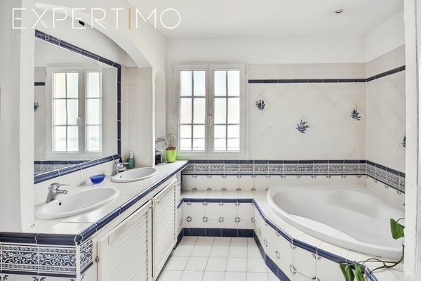Fuveau – Bastide d’exception 210 m² (+ 72 m² d’annexes) – 5 chambres – Domaine d’1 ha – Calme absolu