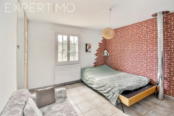 Fuveau – Bastide d’exception 210 m² (+ 72 m² d’annexes) – 5 chambres – Domaine d’1 ha – Calme absolu