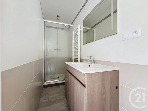 Appartement F2 à vendre  2 pièces - 39 m 2   CORBEIL ESSONNES  - 91