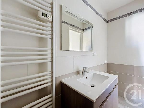 Appartement F2 à vendre  2 pièces - 39 m 2   CORBEIL ESSONNES  - 91