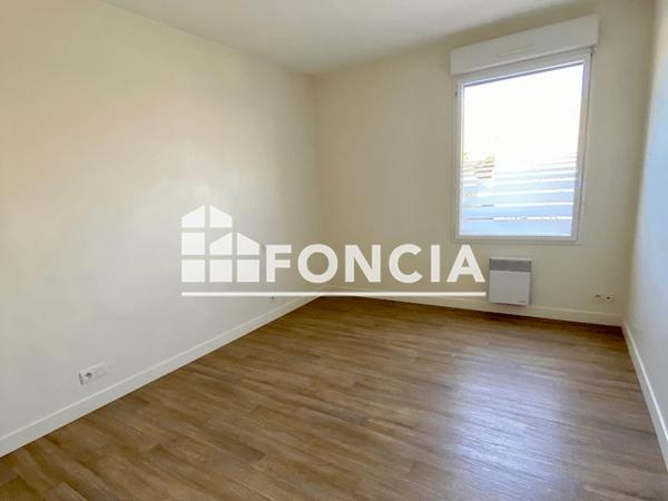 Location Appartement 3 pièces 61 m² - 153 AVENUE DE LA VENISE VERTE Niort 79000
