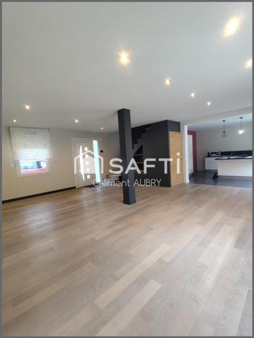 Beau Pavillon offrant de beaux volumes avec magnifique terrain !