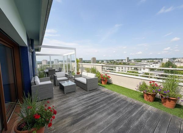 183 m² AU DERNIER ÉTAGE - VUE PANORAMIQUE RENNES