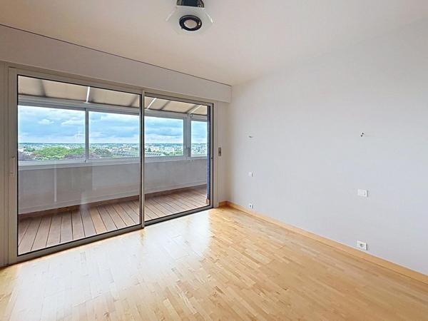 183 m² AU DERNIER ÉTAGE - VUE PANORAMIQUE RENNES