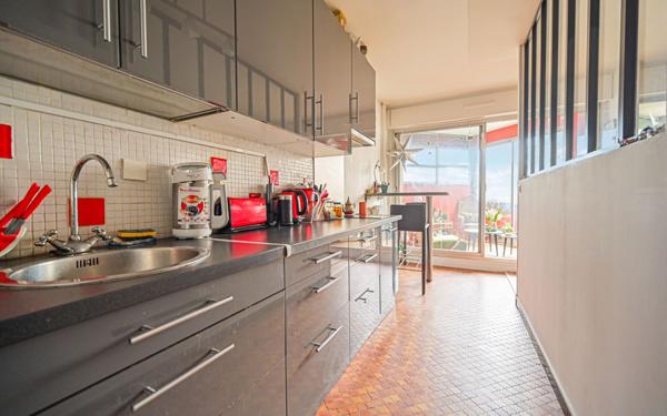 Appartement à vendre    3 pièces • 68,21 m2 Paris 20