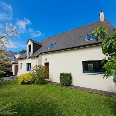 Maison
         6 pièces
        - 156 m² Bien prestige 499 750 € *