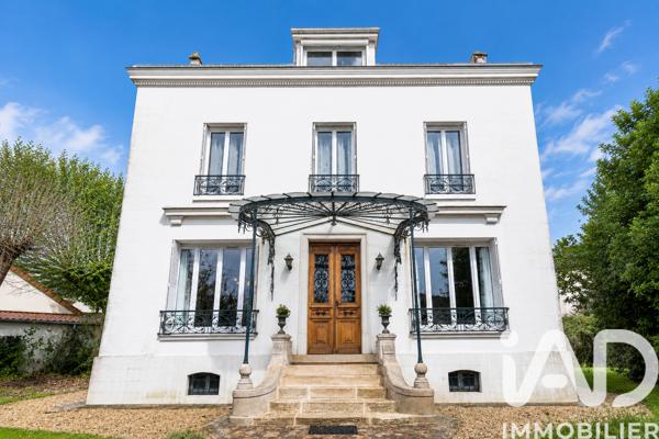 Maison à vendre 8 pièces 209 m² Saint-Maur-des-Fossés
