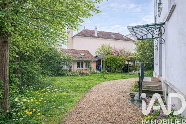 Maison à vendre 8 pièces 209 m² Saint-Maur-des-Fossés