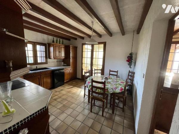 Maison avec nombreuses dépendances - 4 chambres et jardin