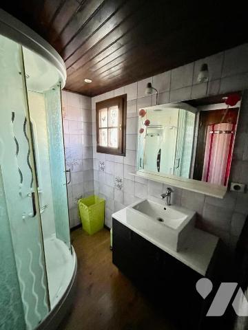 Maison avec nombreuses dépendances - 4 chambres et jardin