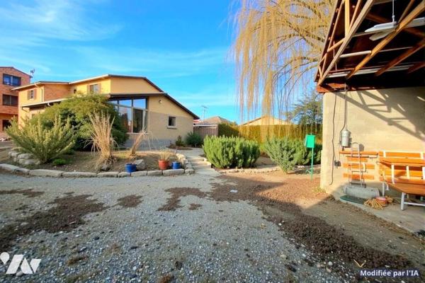 Maison avec nombreuses dépendances - 4 chambres et jardin