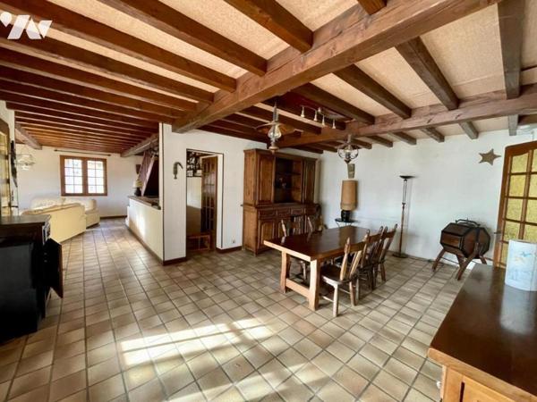 Maison avec nombreuses dépendances - 4 chambres et jardin